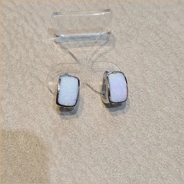 Boucles d'oreilles opaline blanche "EO113.W"