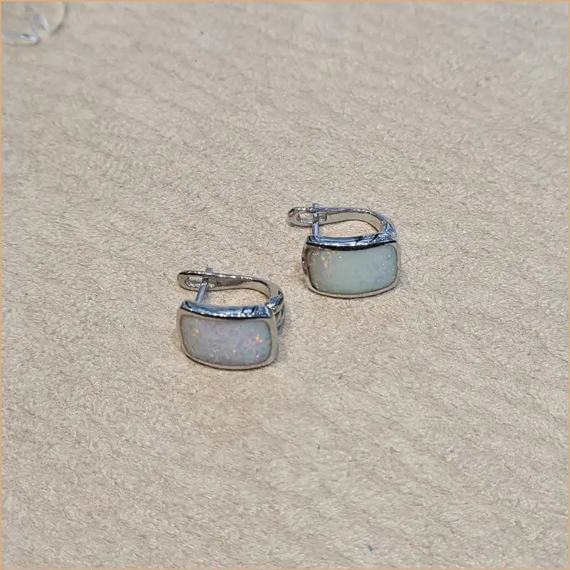 Boucles d'oreilles opaline blanche "EO113.W"