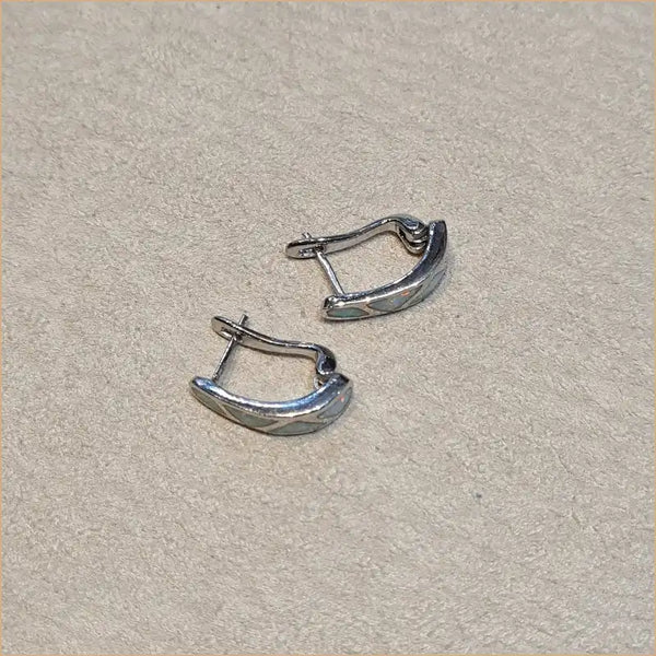 Boucles d'oreilles opaline blanche "EO114.W"