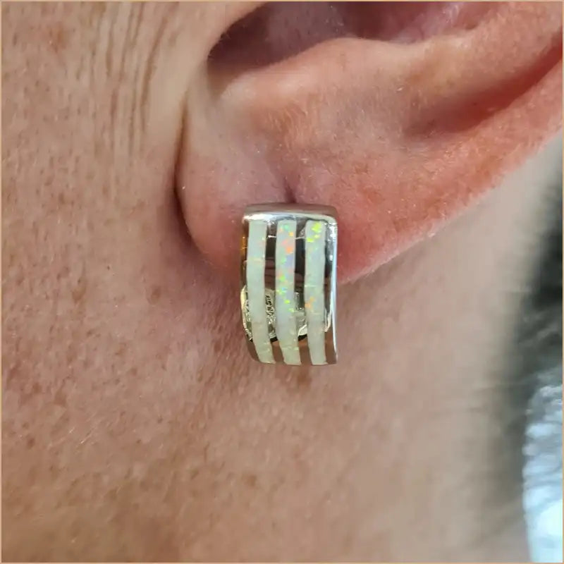 Boucles d'oreilles opaline blanche "EO116.W"