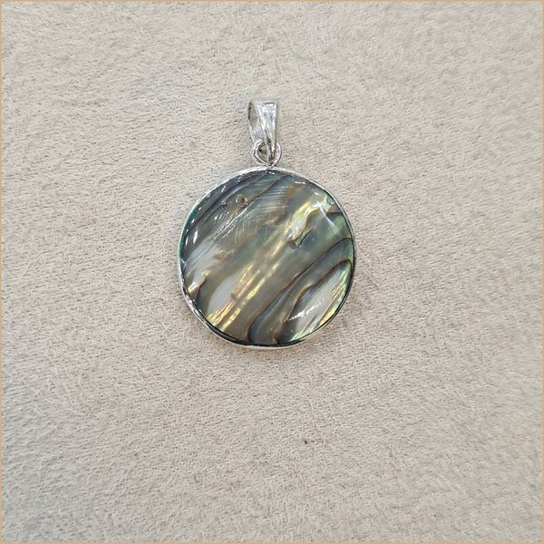 Pendentif recto verso gravé de palmiers en abalone “PN1079.A”