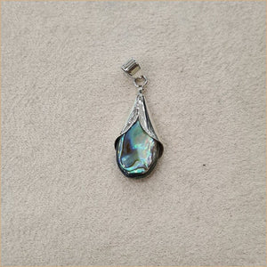 Pendentif en goutte en abalone “PN1082.A”