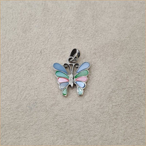 Pendentif papillon en nacre multicolore “PN1092.M”
