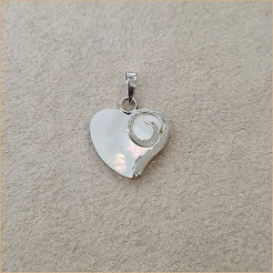 Pendentif en coeur en nacre blanche "PN1098.W"