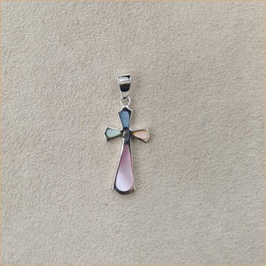 Pendentif croix en nacre multicouleur “PN1123.M”