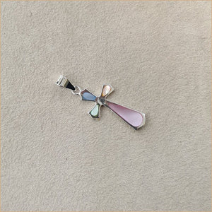 Pendentif croix en nacre multicouleur “PN1123.M”