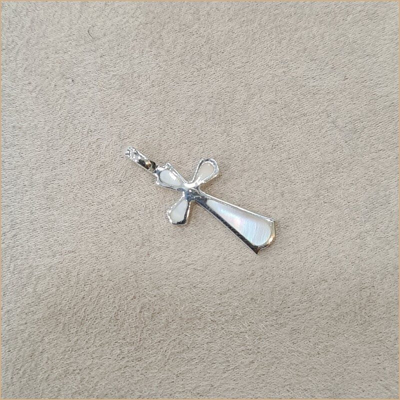 Pendentif croix en nacre blanche "PN1132.W"
