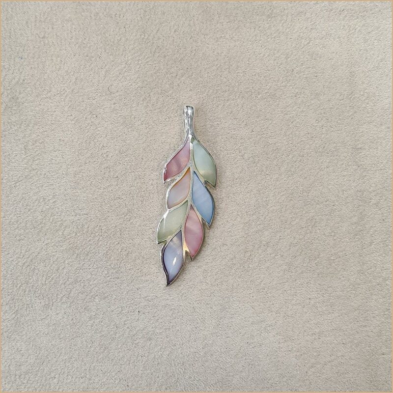 Pendentif plume en nacre multicolore "PN1133.M"