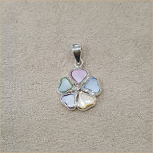 Pendentif fleur trèfle en nacre multicolore "PN1134.M"