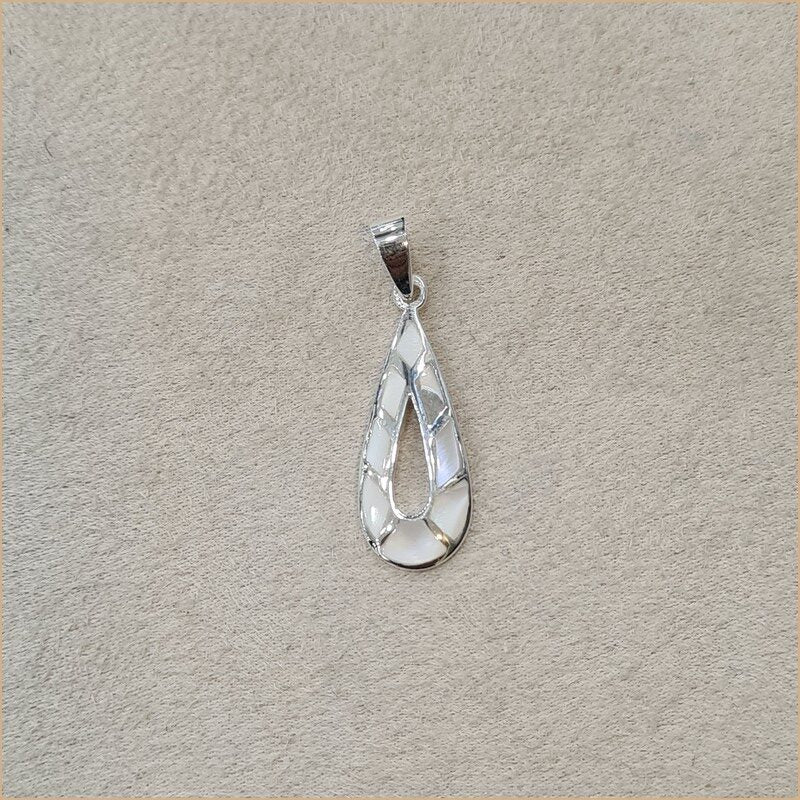 Pendentif en nacre blanche "PN1135.W"