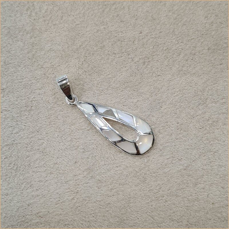 Pendentif en nacre blanche "PN1135.W"