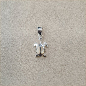 Pendentif petite tortue en nacre blanche "PN1137.W"