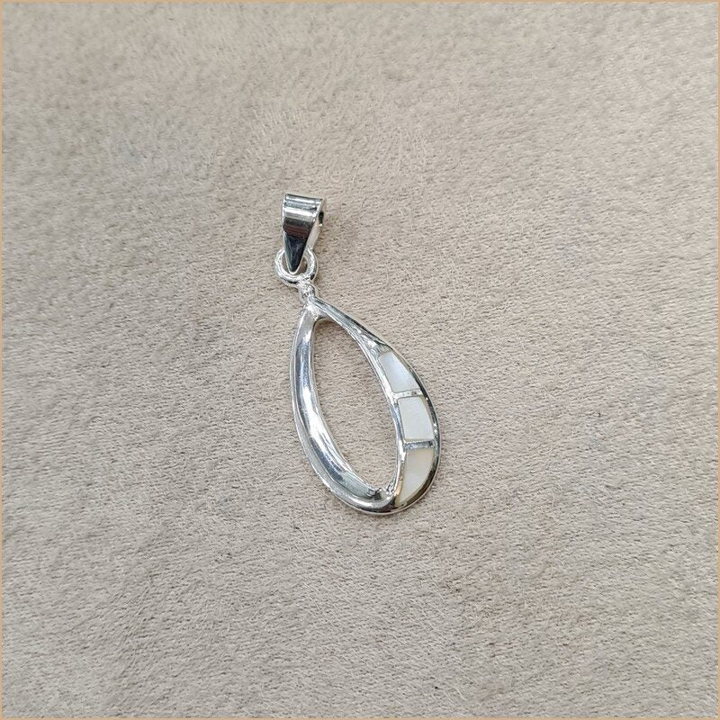 Pendentif en nacre blanche "PN1141.W"