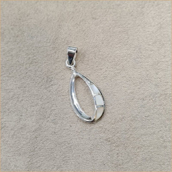 Pendentif en nacre blanche "PN1141.W"