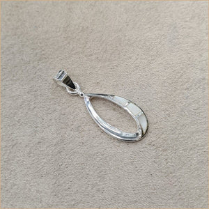 Pendentif en nacre blanche "PN1141.W"