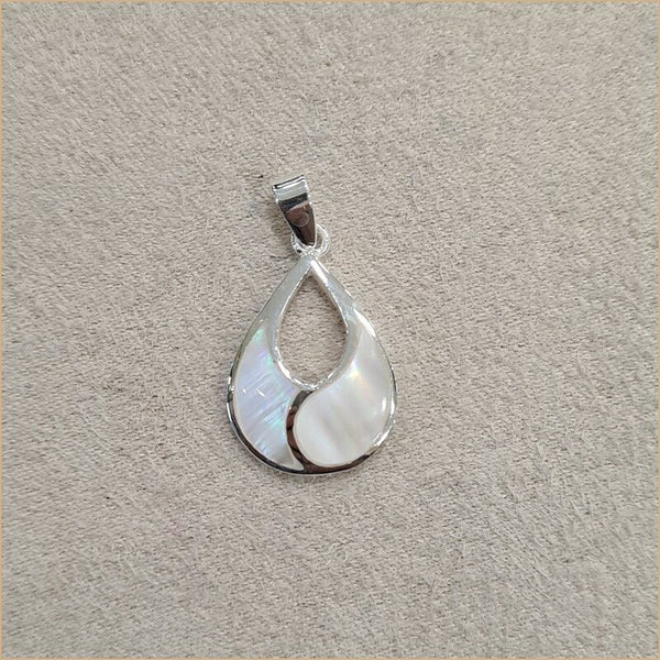 Pendentif en nacre blanche "PN1143.W"