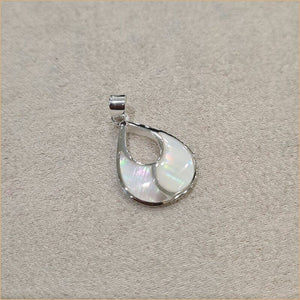 Pendentif en nacre blanche "PN1143.W"