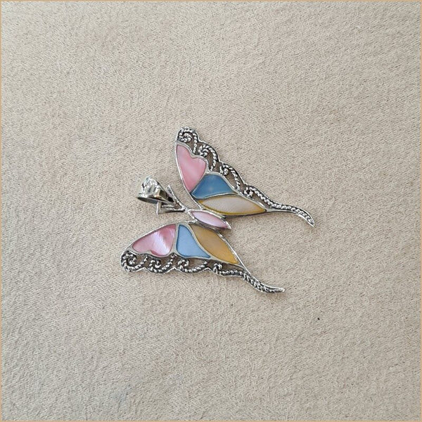 Pendentif papillon en nacre multicolore“PN278.M”