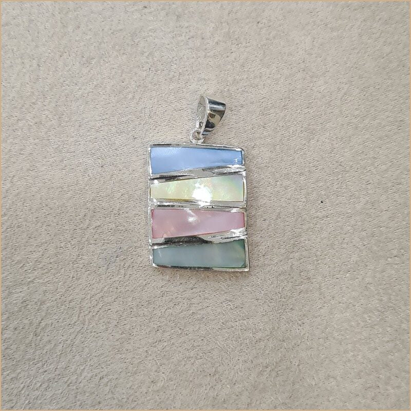 Pendentif rectangulaire en nacre multicolore “PN338.M”