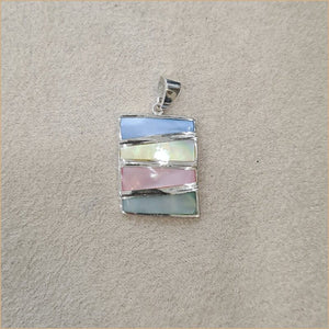 Pendentif rectangulaire en nacre multicolore “PN338.M”