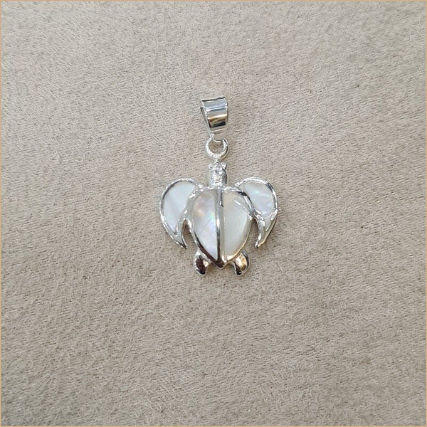 Pendentif tortue en nacre blanche "PN501.W"