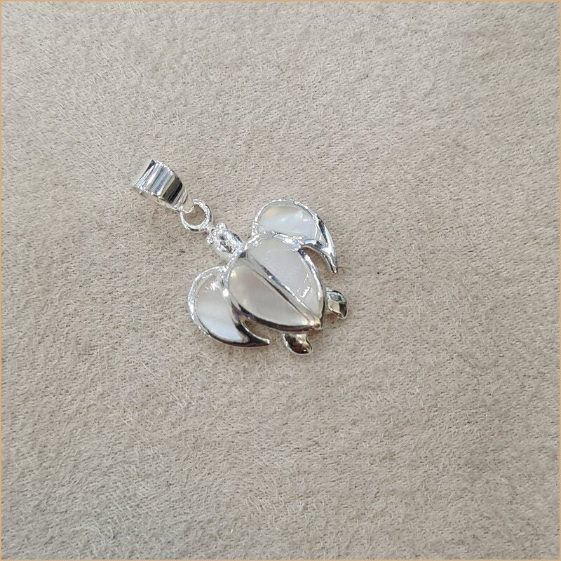 Pendentif tortue en nacre blanche "PN501.W"