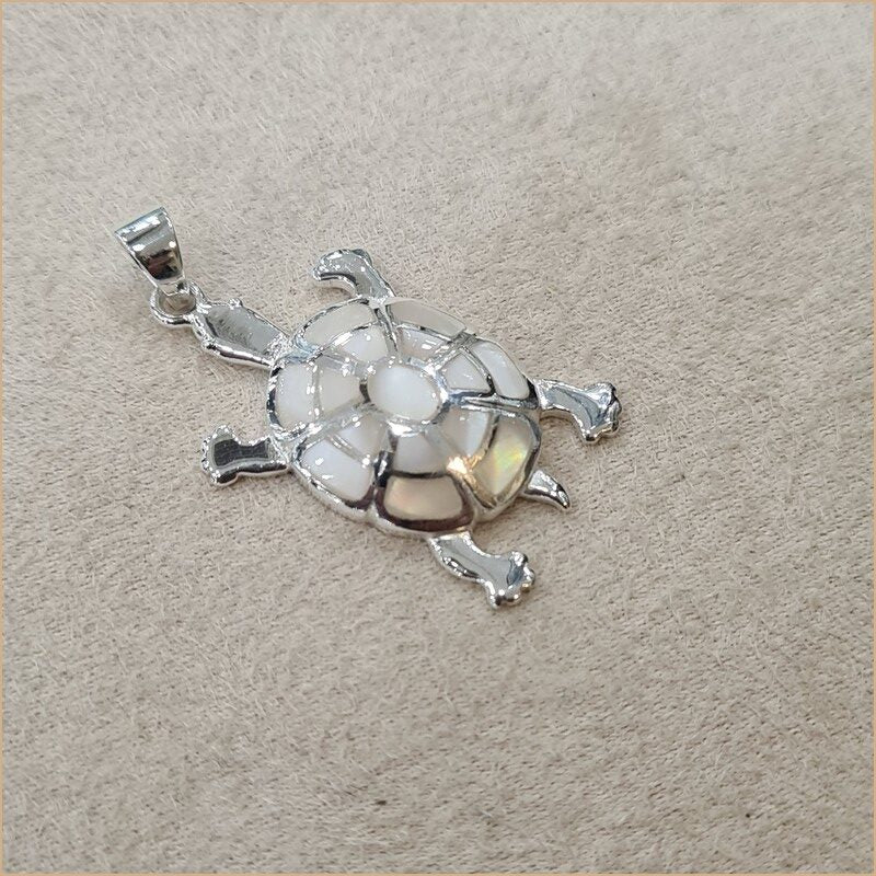 Pendentif tortue en nacre blanche "PN504.W"