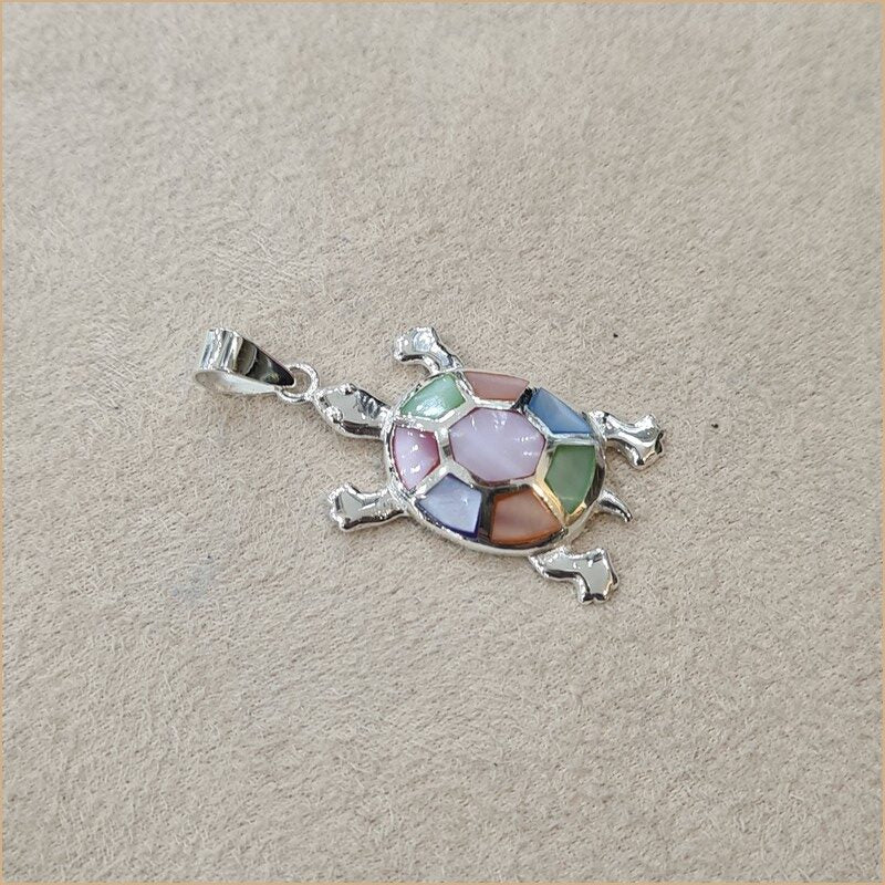 Pendentif tortue en nacre multicolore "PN506.M"