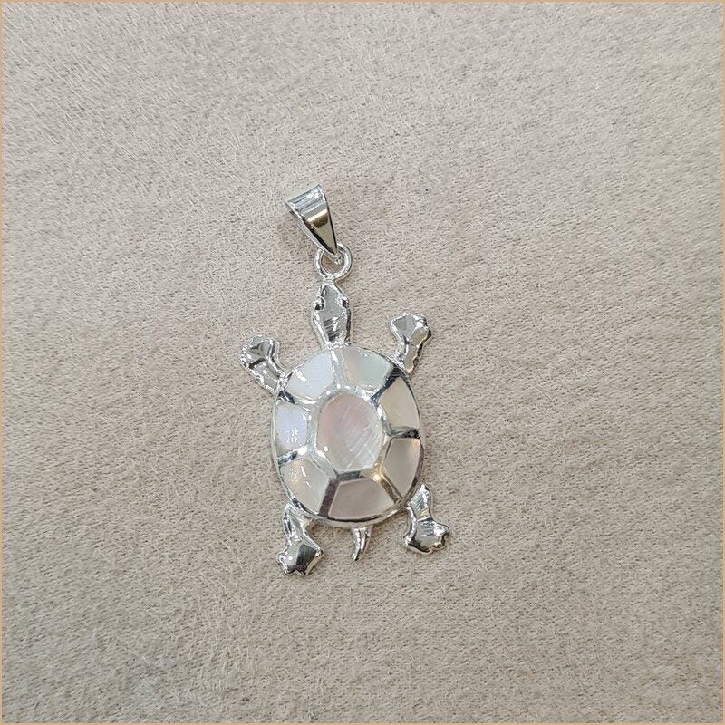Pendentif tortue en nacre blanche "PN506.W"