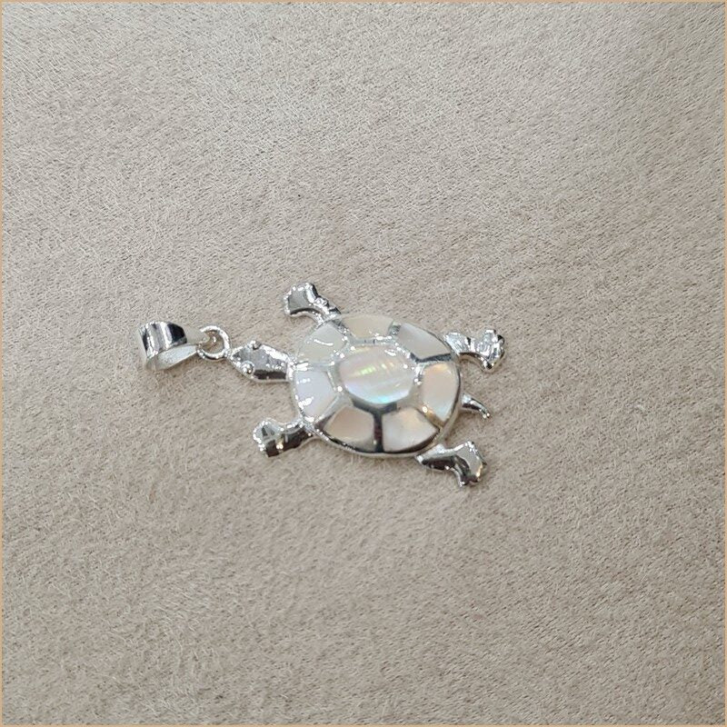 Pendentif tortue en nacre blanche "PN506.W"