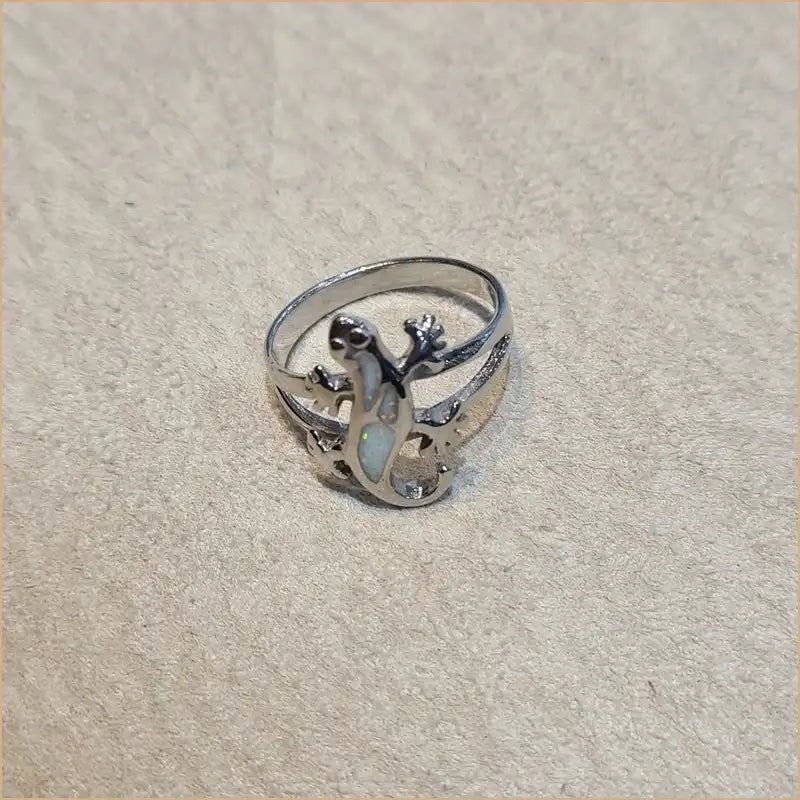 Bague opaline blanche "RO52.W"