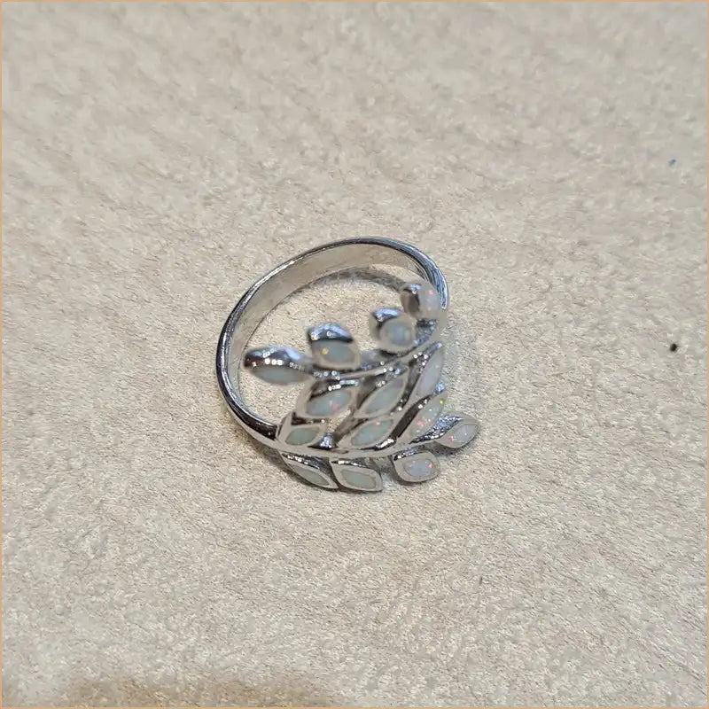 Bague opaline blanche "RO76.W"